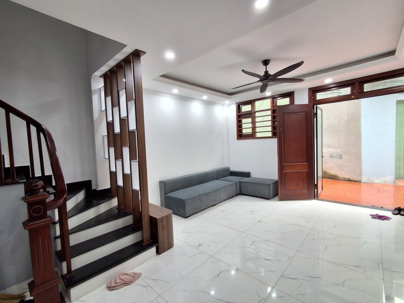 Bán nhà Nguyễn Văn Cừ,Long Biên 5 tầng,36m,mt4.6m gần oto tránh nhỉnh 7 tỷ - Ảnh 1